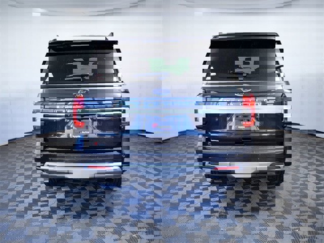 Certified 2022 Ford Expedition XLT image 7