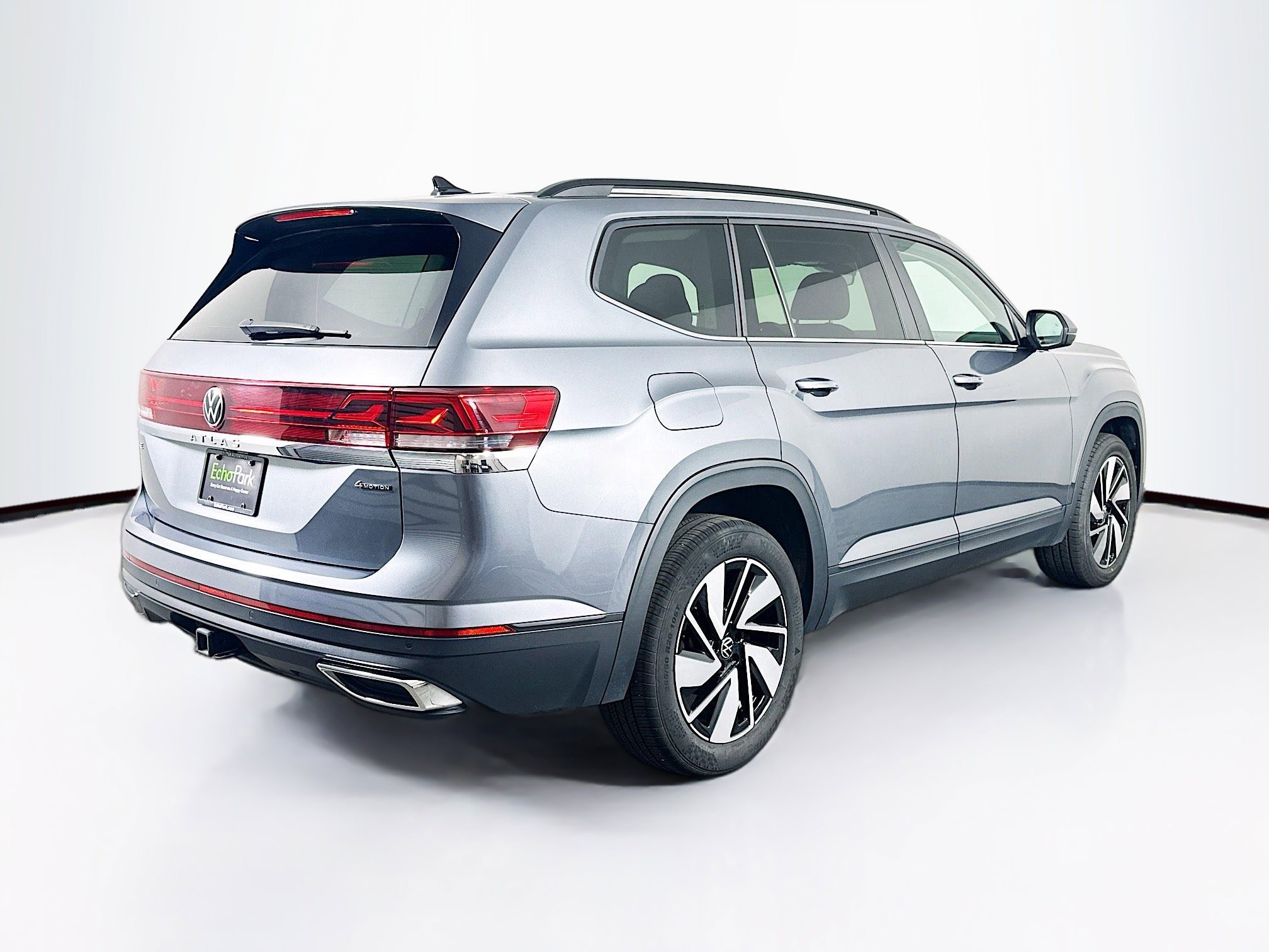 Used 2025 Volkswagen Atlas SE AWD/4WD image 9