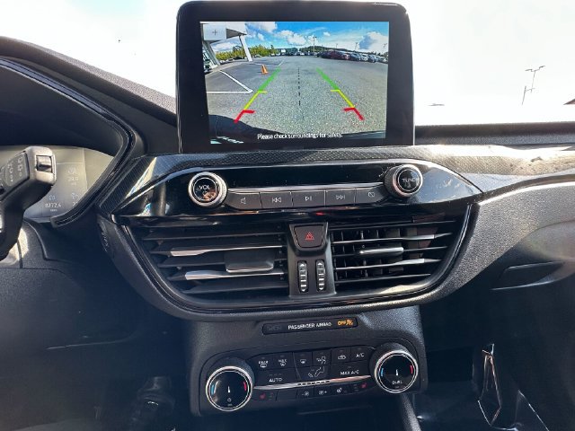 Used 2025 Ford Escape ST-Line Select AWD/4WD image 16