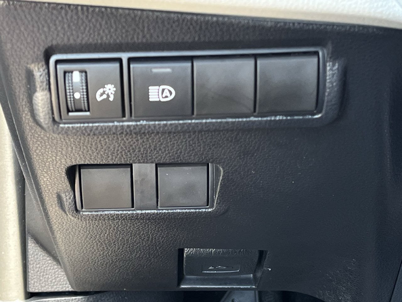 Used 2025 Toyota Corolla Cross L FWD image 20