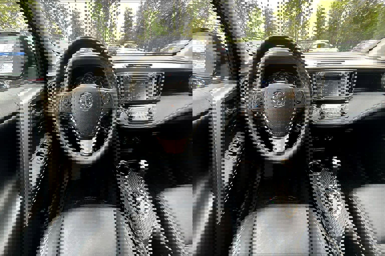 Used 2015 Toyota RAV4 Limited w/ Technology Package image 6