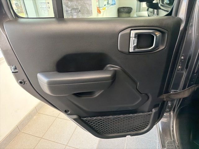 Used 2023 Jeep Wrangler Sport S AWD/4WD image 14