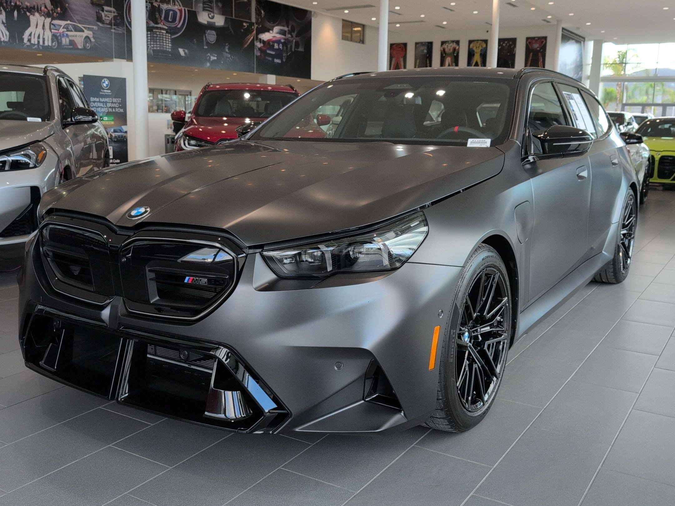 Used 2025 BMW M5 Touring w/ Executive Package image 5
