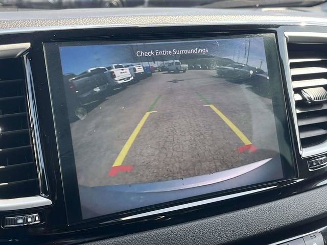 Used 2024 Chrysler Pacifica Touring-L image 29