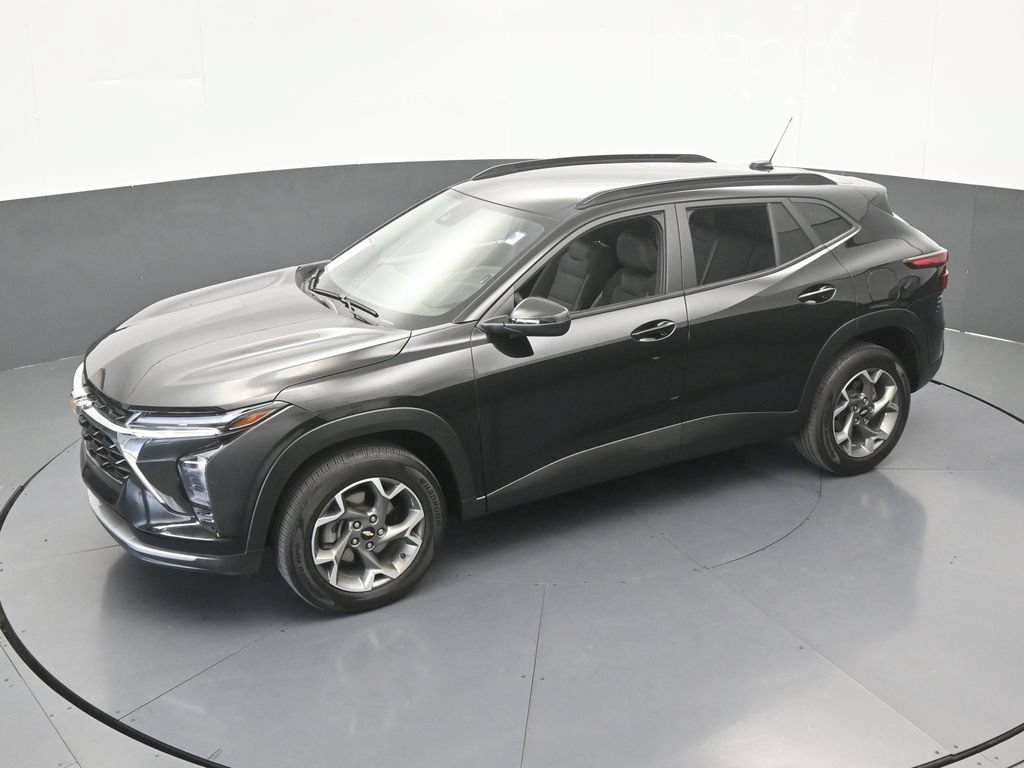 Used 2026 Chevrolet Trax LT FWD image 43
