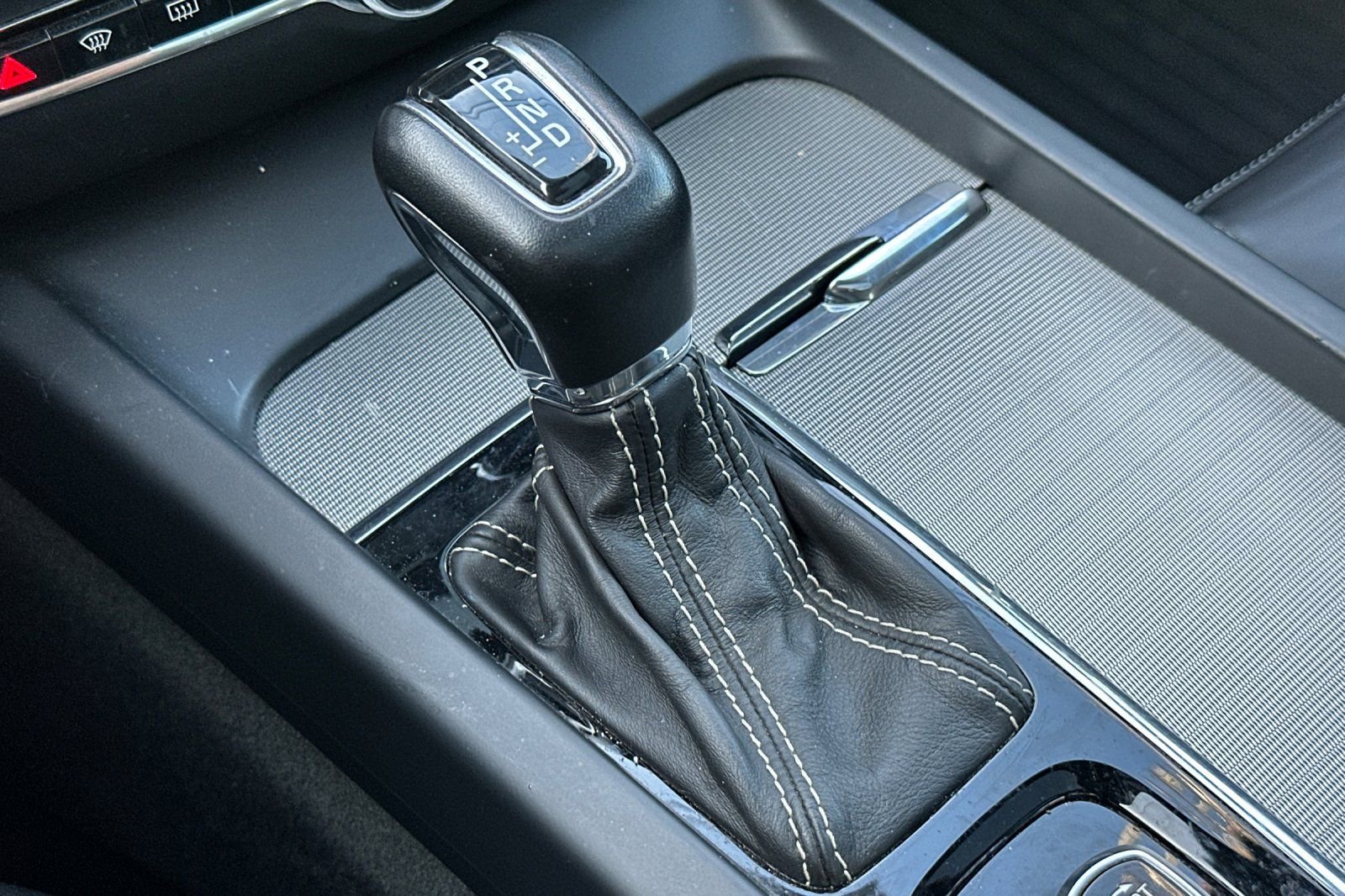 Used 2019 Volvo S60 T5 R-Design image 20