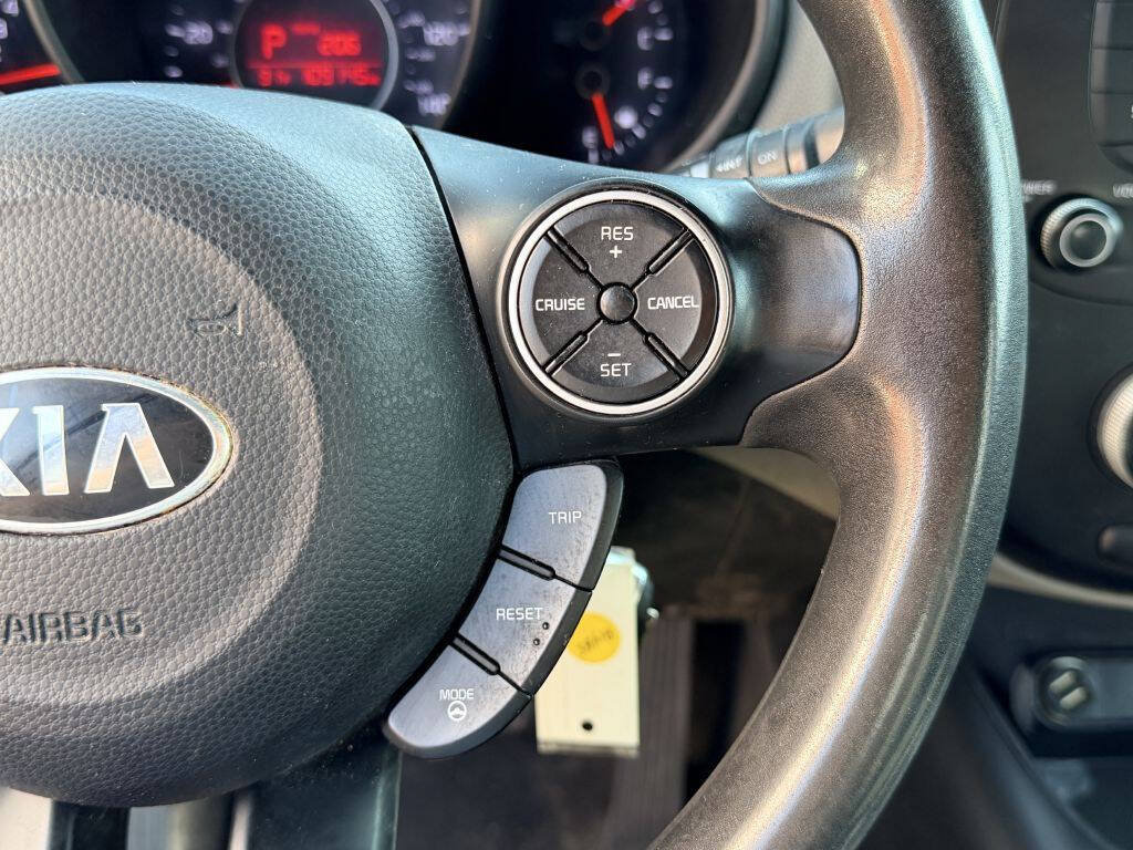 Used 2015 Kia Soul FWD image 15