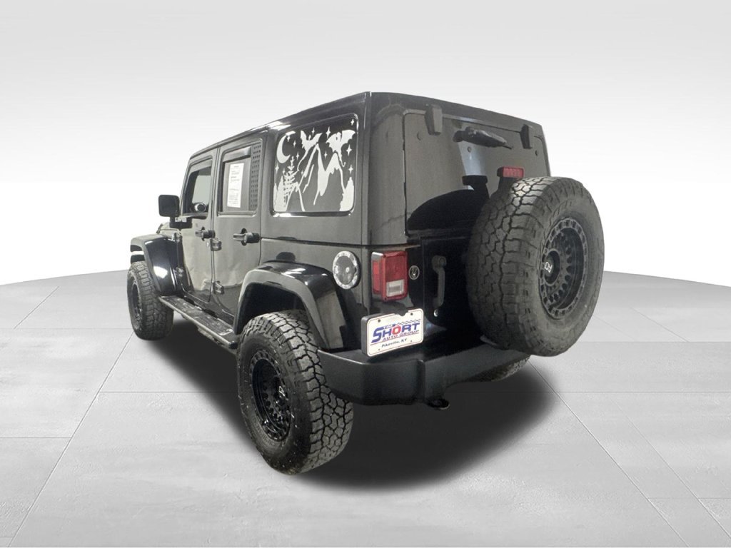 Used 2017 Jeep Wrangler Unlimited Rubicon w/ Connectivity Group AWD/4WD image 12