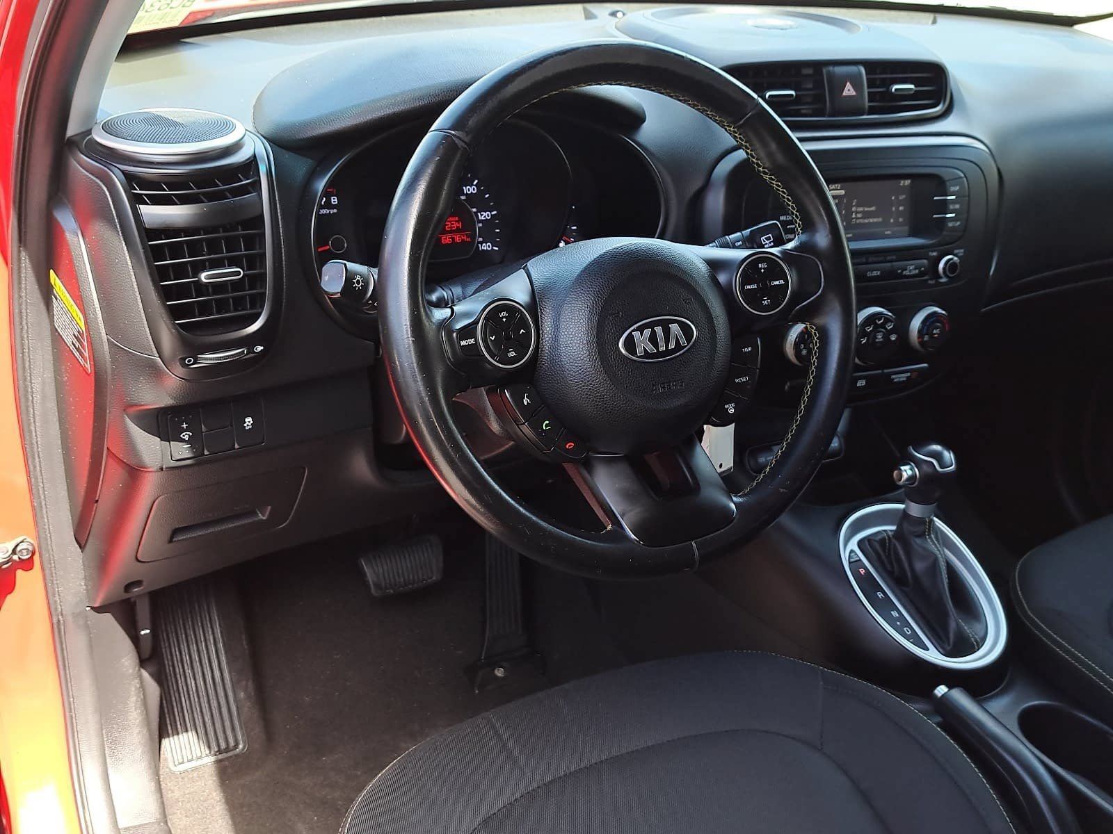 Used 2016 Kia Soul + w/ Designer's Package FWD image 15