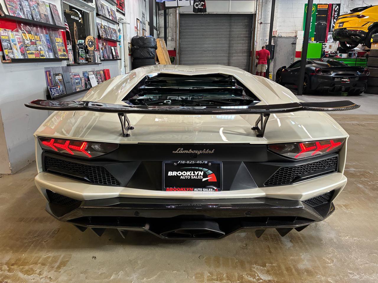 Used 2017 Lamborghini Aventador S AWD/4WD image 12