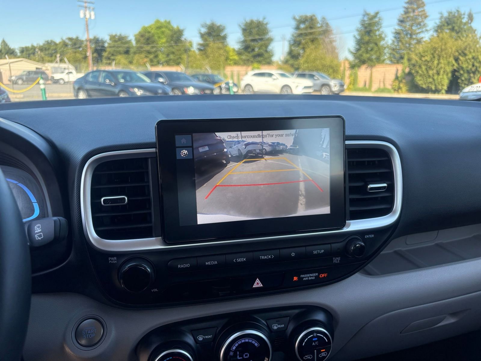 Used 2025 Hyundai Venue SEL image 22