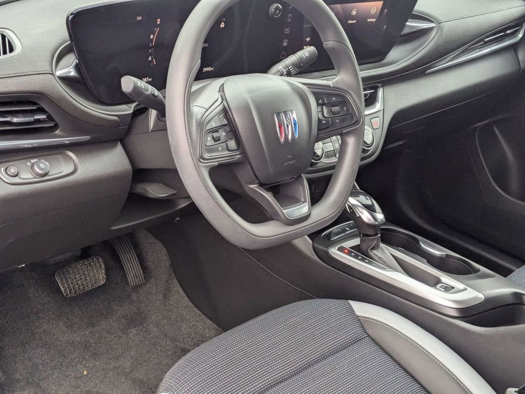 Used 2024 Buick Envista Preferred image 16