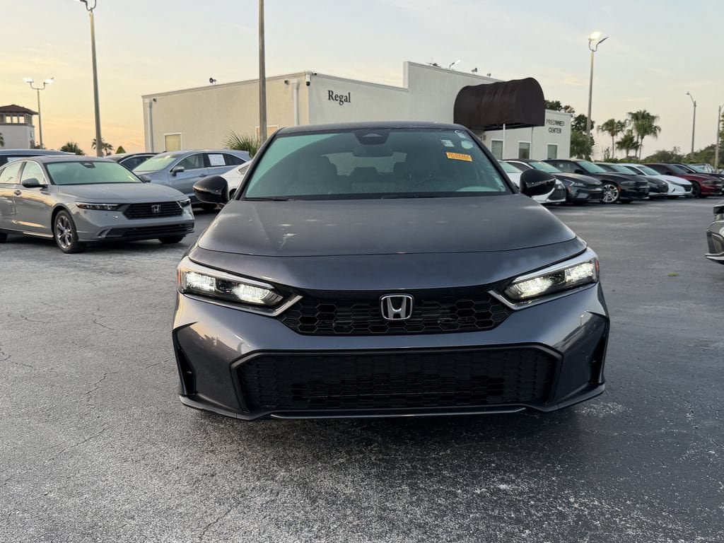 Used 2025 Honda Civic Sport image 3