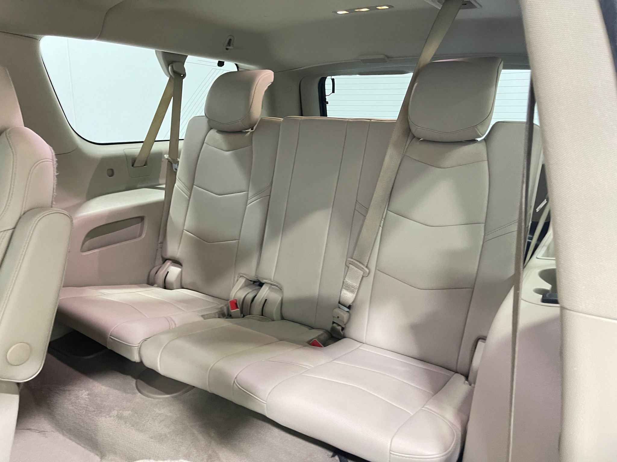 Used 2017 Cadillac Escalade ESV Luxury AWD/4WD image 27
