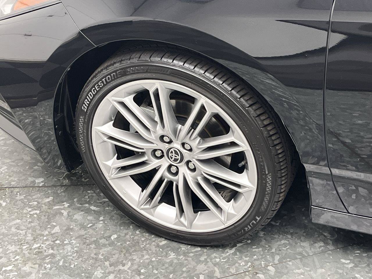 Used 2021 Toyota Avalon Limited w/ Advanced Safety Package FWD image 32