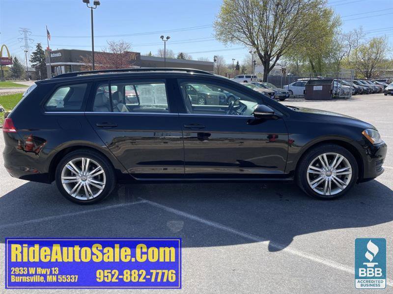Used 2016 Volkswagen Golf Limited Edition image 4