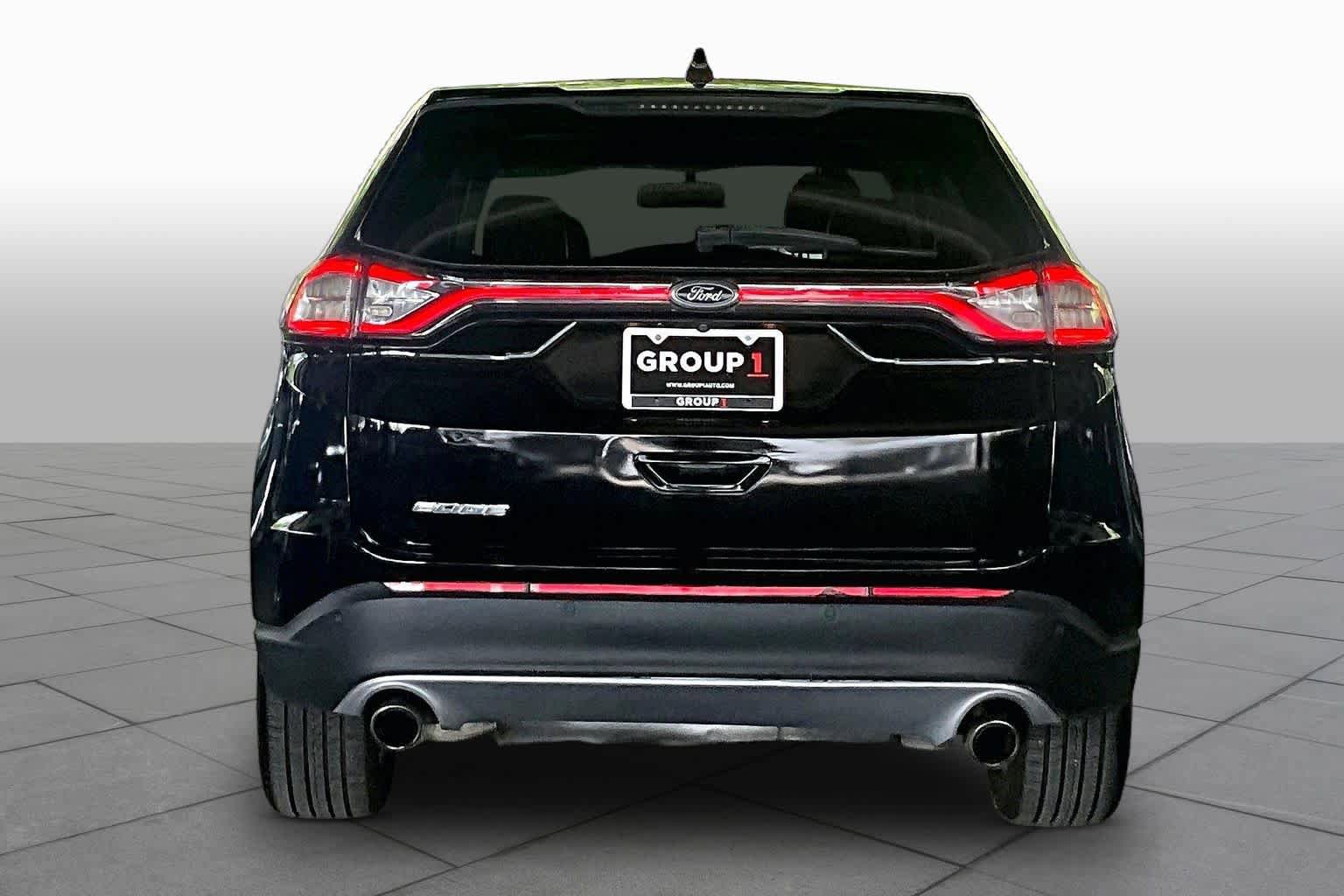 Used 2016 Ford Edge Titanium w/ Technology Package AWD/4WD image 4