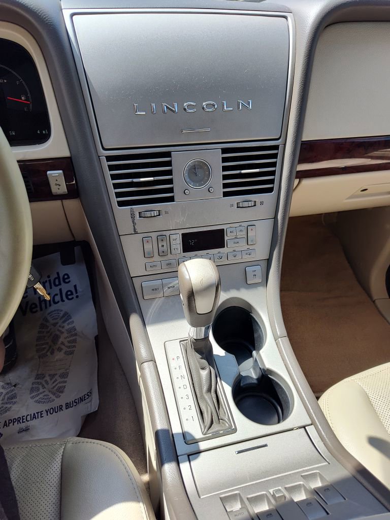 Used 2004 Lincoln Aviator AWD image 9