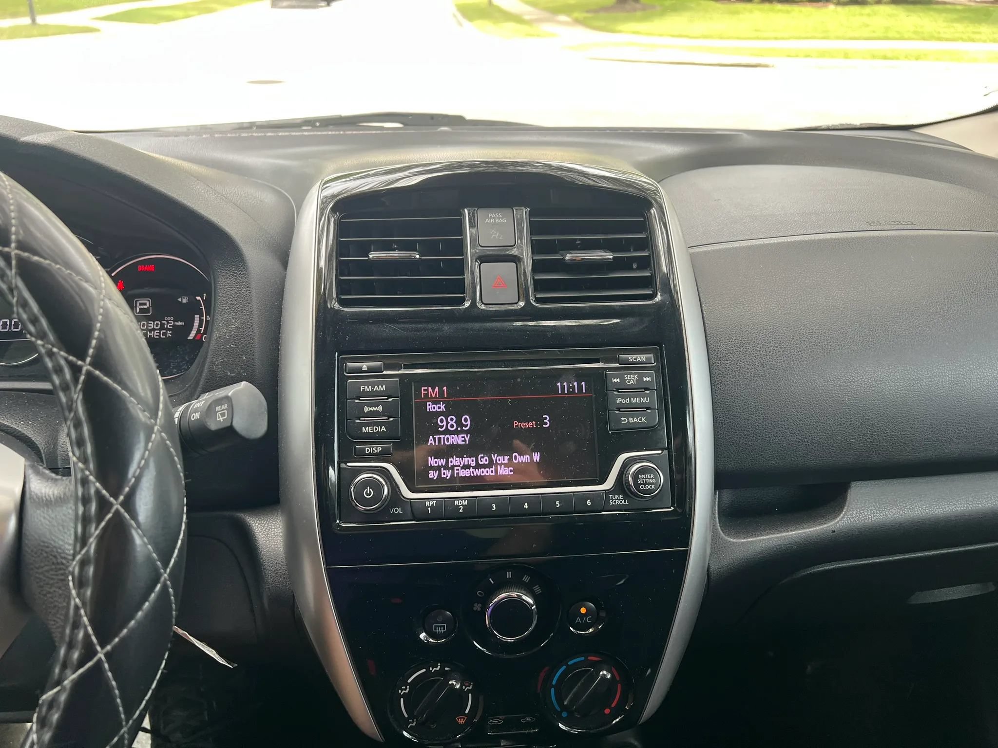Used 2018 Nissan Versa Note SV FWD image 9