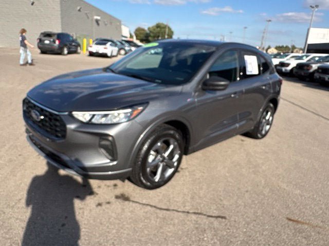 Used 2024 Ford Escape ST-Line w/ Tech Pack #1 AWD/4WD image 16