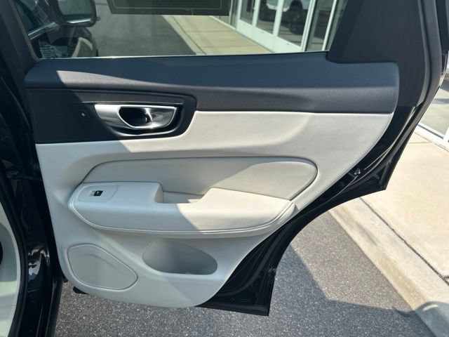 Certified 2023 Volvo XC60 B5 Plus w/ Climate Package AWD/4WD image 12