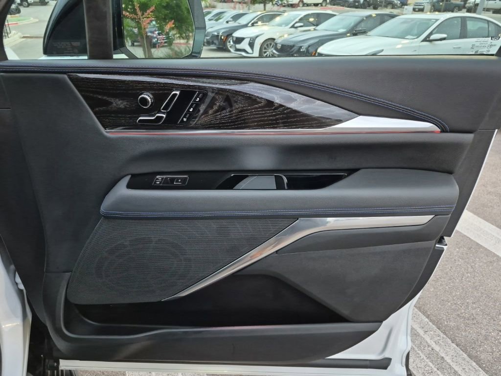 Used 2025 Cadillac Escalade IQ Sport 1 w/ Smart Trailering package image 15