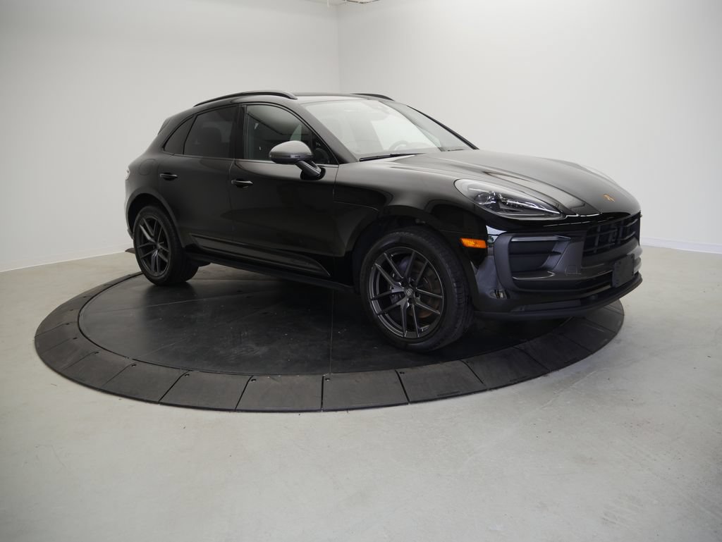 Certified 2023 Porsche Macan Turbo AWD/4WD image 9