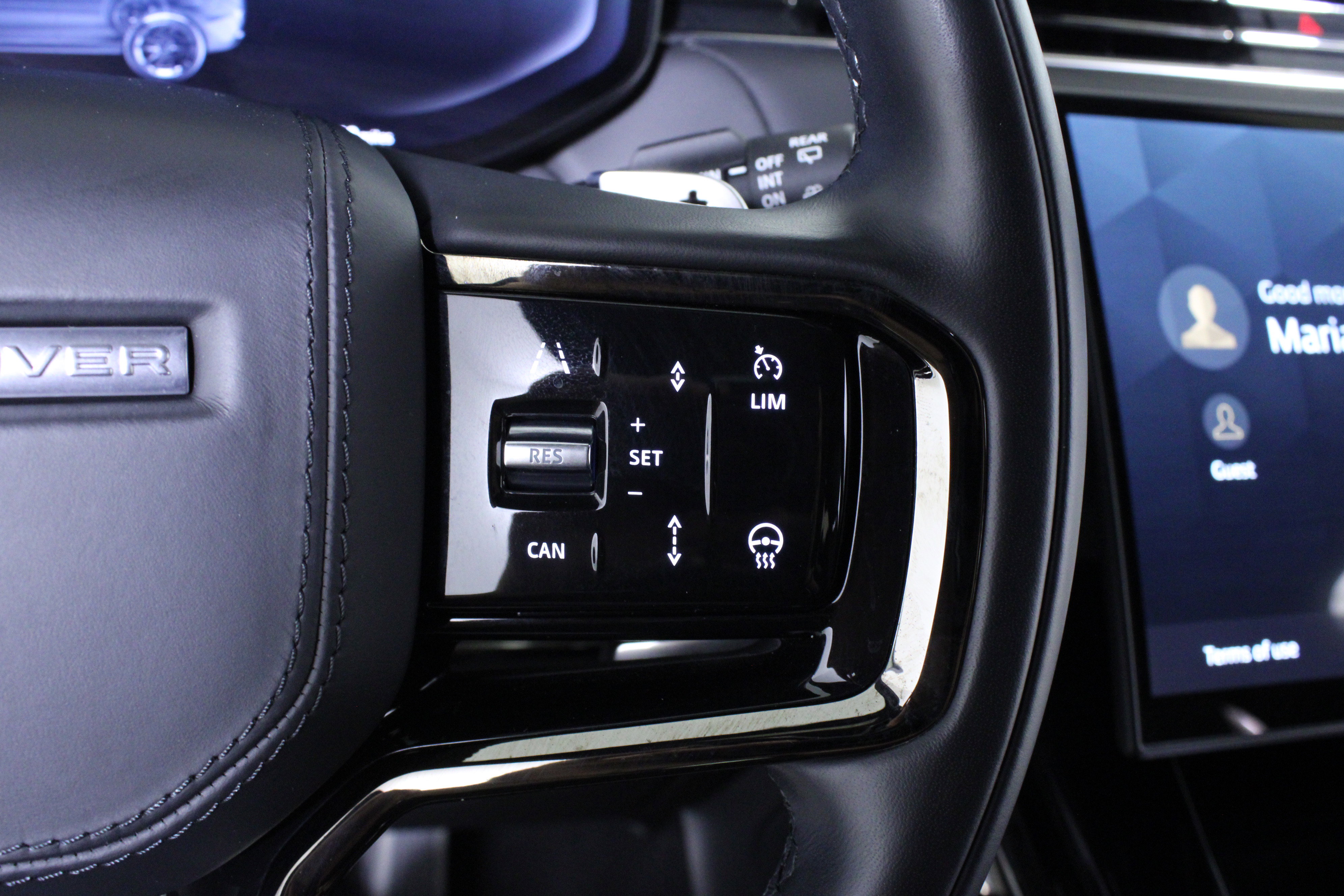 Used 2025 Land Rover Range Rover Sport Dynamic SE image 23