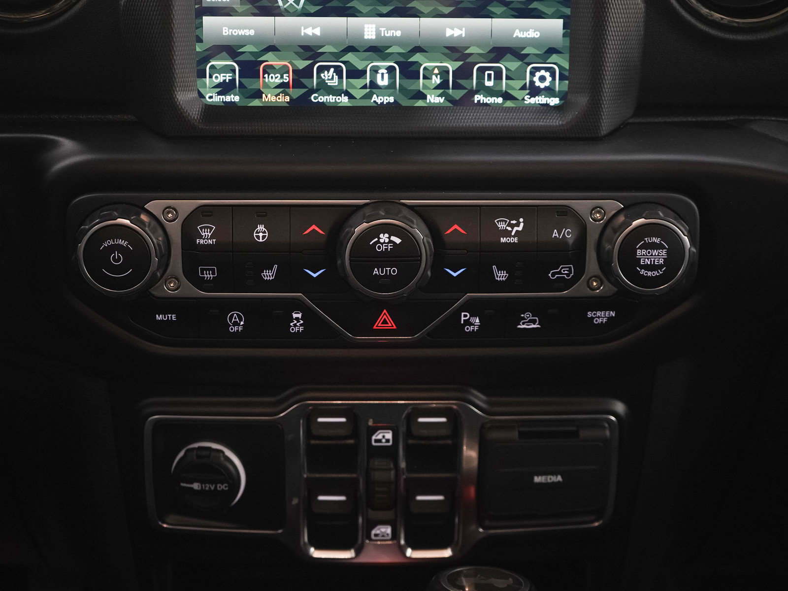 Used 2021 Jeep Wrangler Unlimited Sahara AWD/4WD image 18
