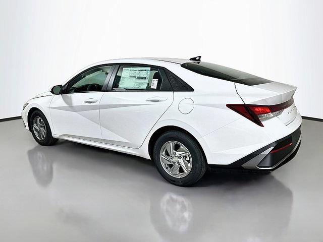 New 2026 Hyundai Elantra SE FWD image 5