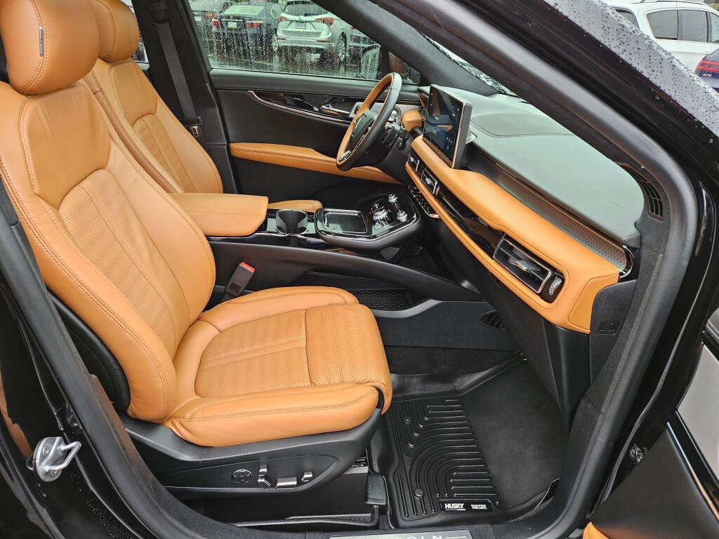 Used 2023 Lincoln Nautilus Black Label w/ Class II Trailer Tow Package image 12