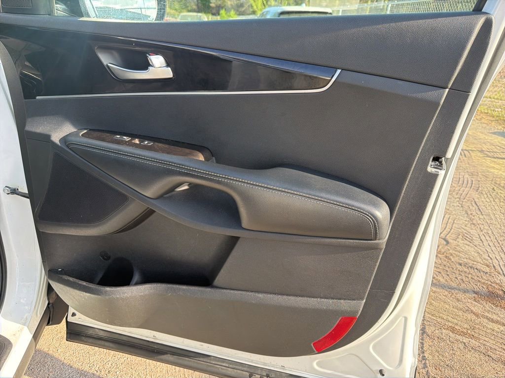 Used 2017 Kia Sorento LX image 30