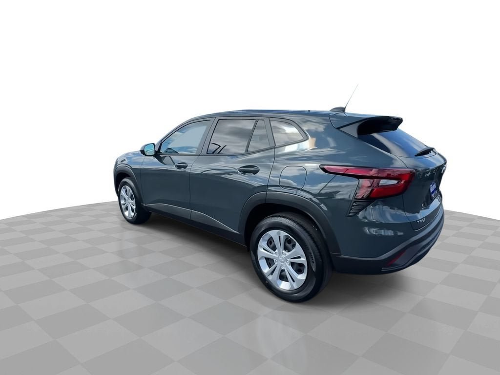 New 2026 Chevrolet Trax LS w/ Driver Confidence Package FWD image 5