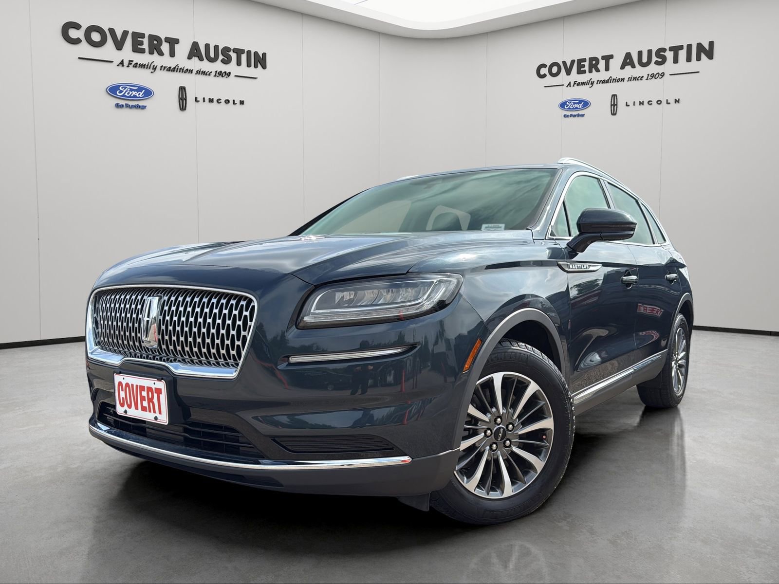 Certified 2022 Lincoln Nautilus FWD w/ Premium Package image 1