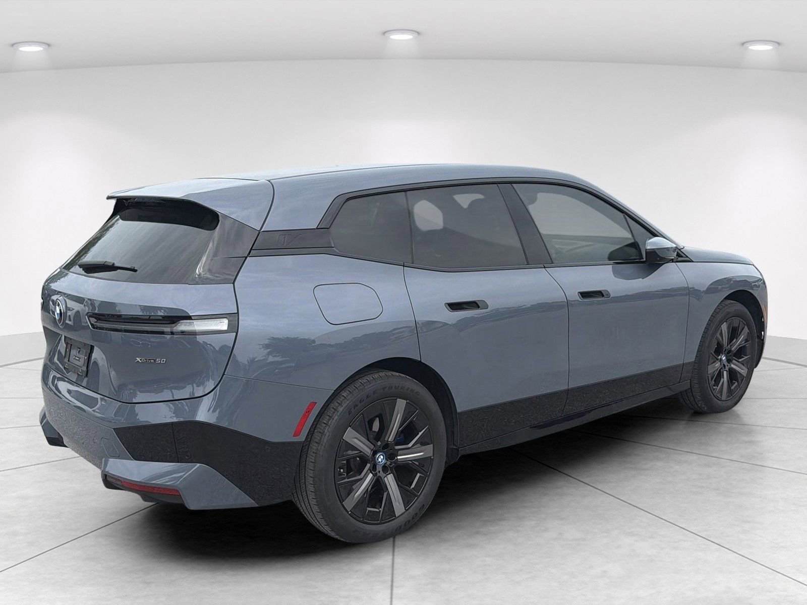 Certified 2024 BMW iX xDrive50 w/ Sport Package AWD/4WD image 4