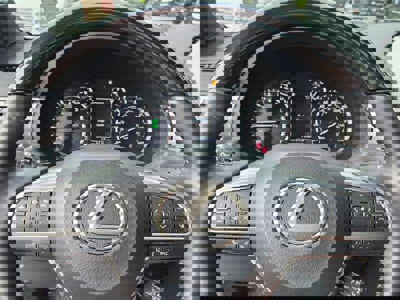 Used 2023 Lexus GX 460 Premium w/ Accessory Package image 26