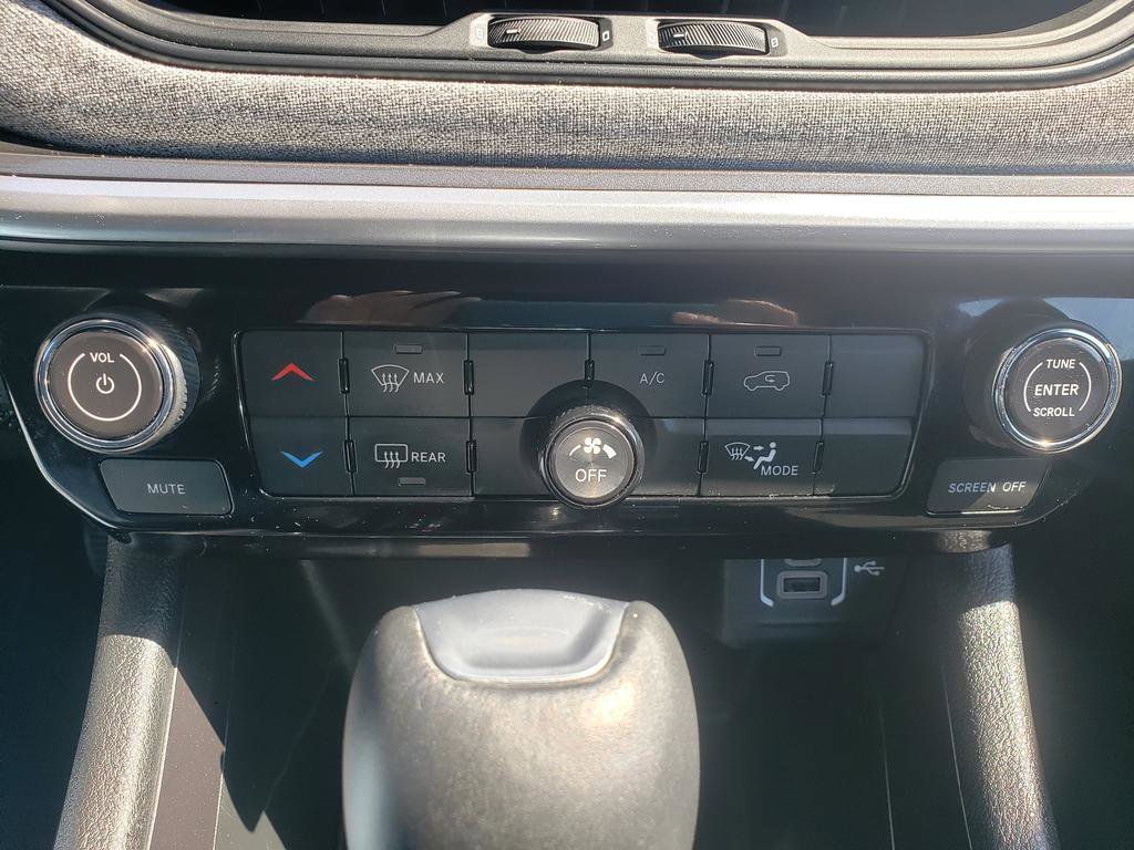 Used 2024 Jeep Compass Latitude image 19