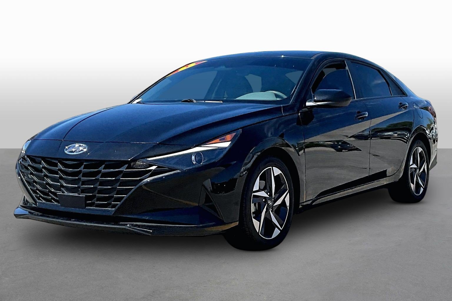 Used 2023 Hyundai Elantra SEL w/ Convenience Package