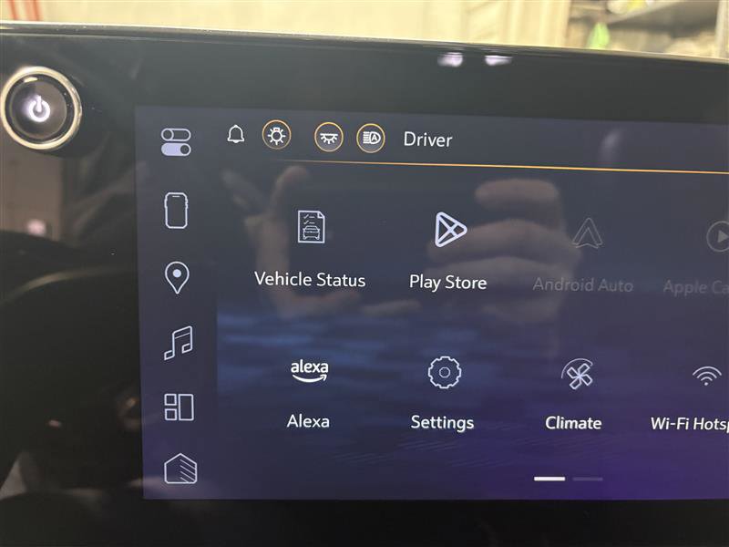 Used 2025 Chevrolet Equinox LT w/ Convenience Package II image 13