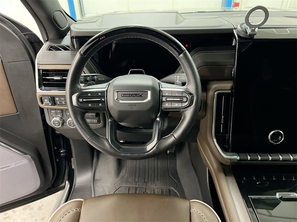 Used 2025 GMC Yukon Denali Ultimate image 21