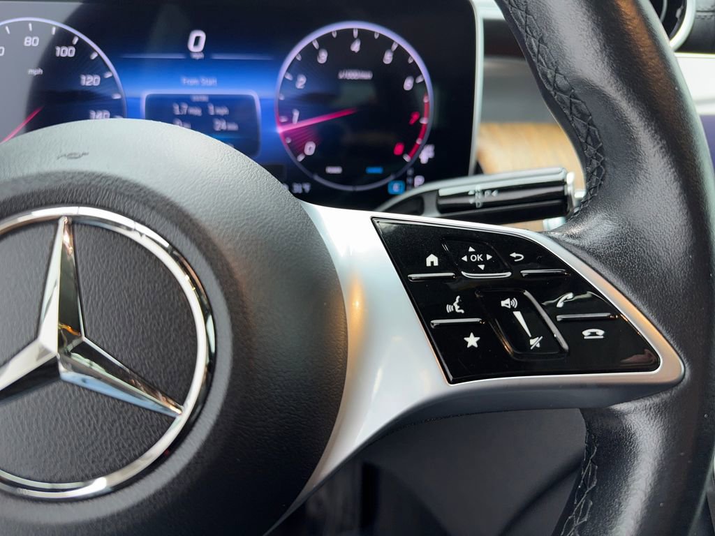 Used 2024 Mercedes-Benz GLC 300 image 27
