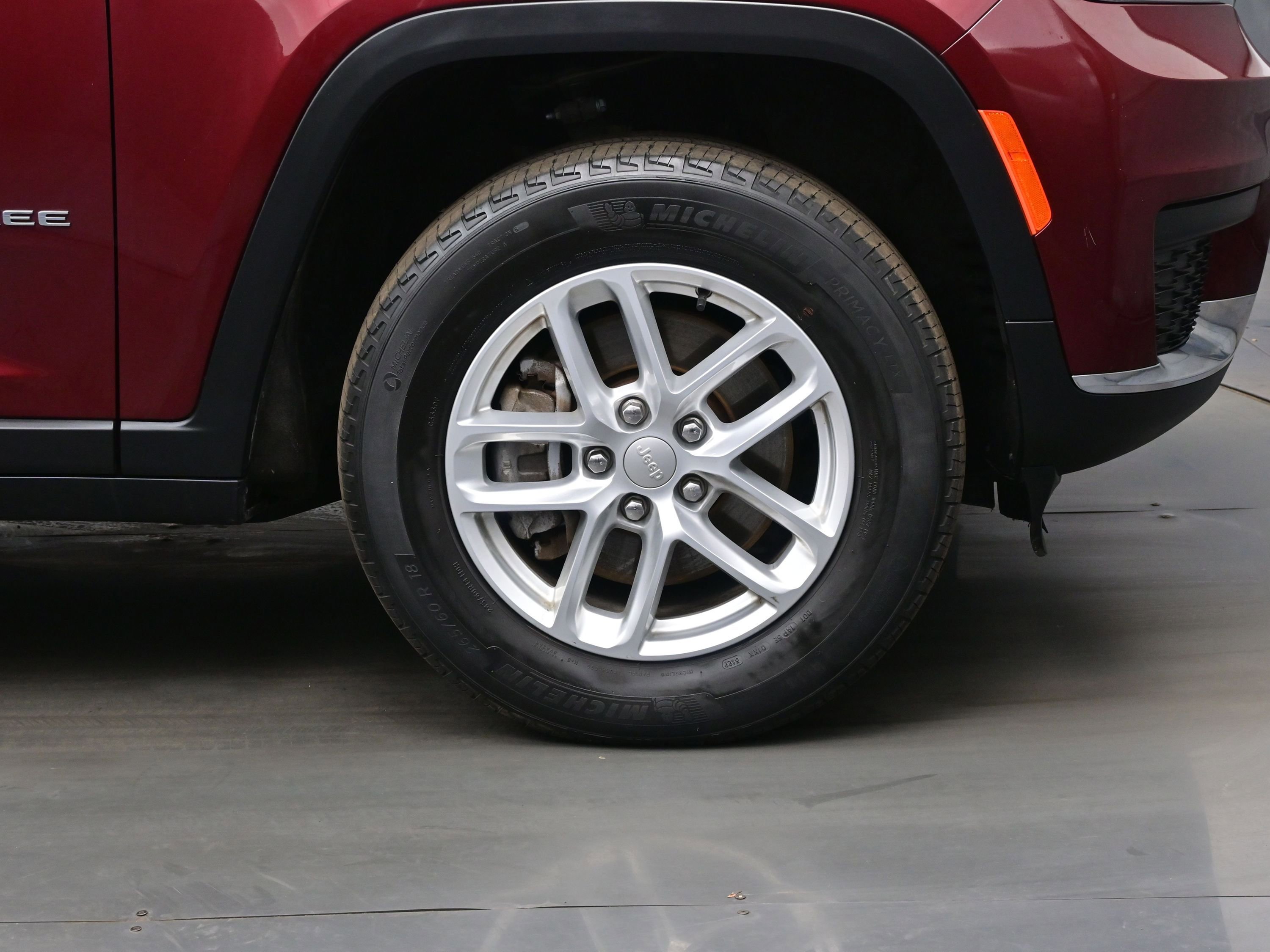 Used 2023 Jeep Grand Cherokee L Laredo image 9