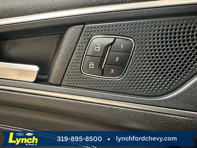 Used 2024 Ford Edge Titanium AWD/4WD image 7