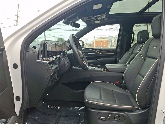 Used 2024 Cadillac Escalade ESV Premium Luxury w/ Performance Package AWD/4WD image 13