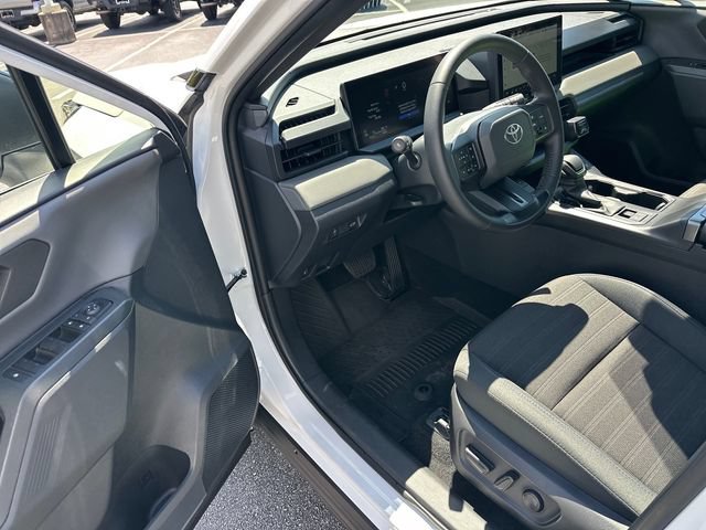 Used 2026 Toyota RAV4 SE w/ Convenience Package AWD/4WD image 12