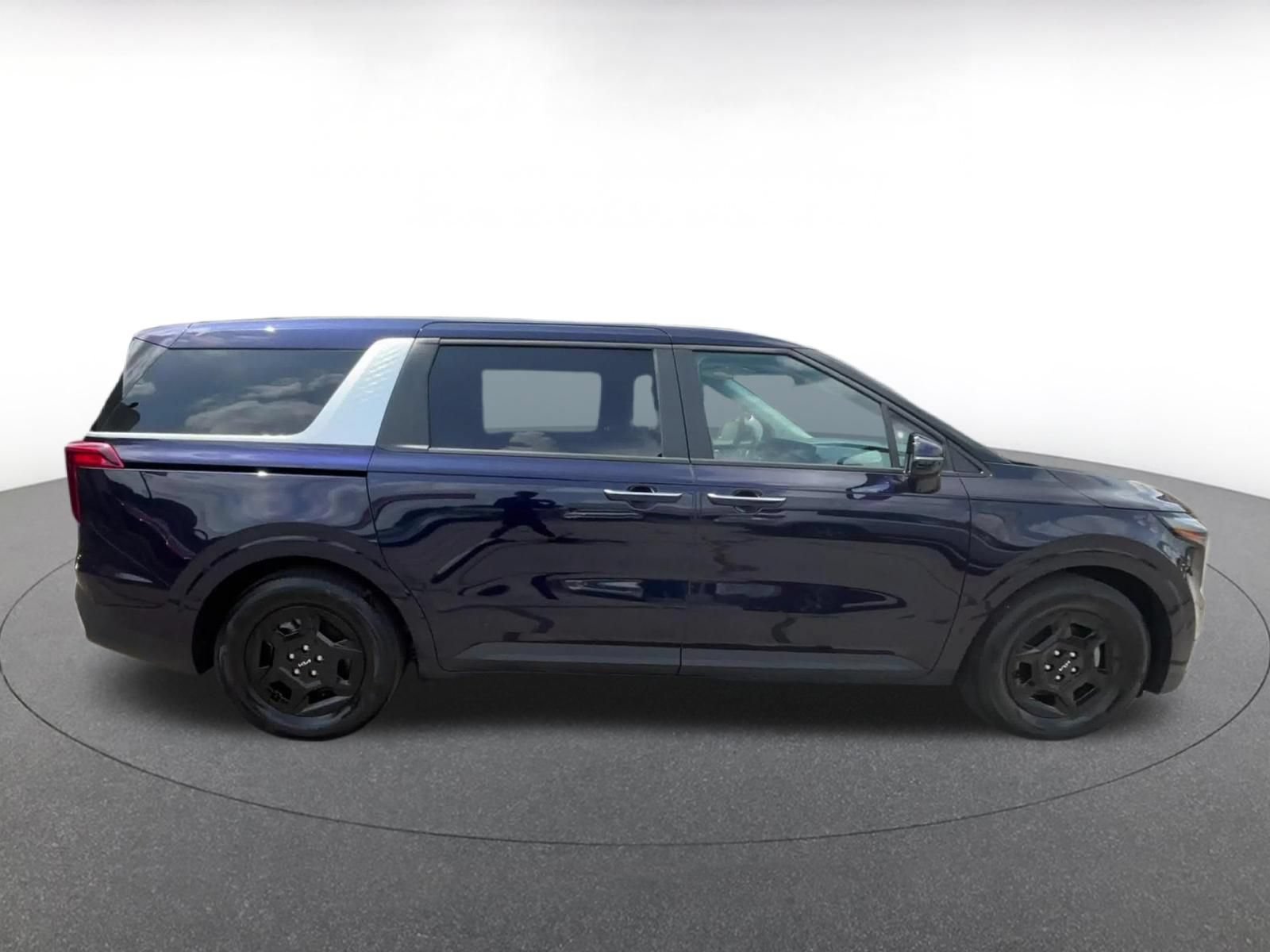 Used 2026 Kia Carnival FWD image 15
