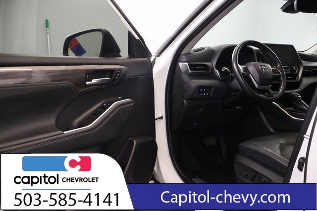 Used 2022 Toyota Highlander Limited AWD/4WD image 9
