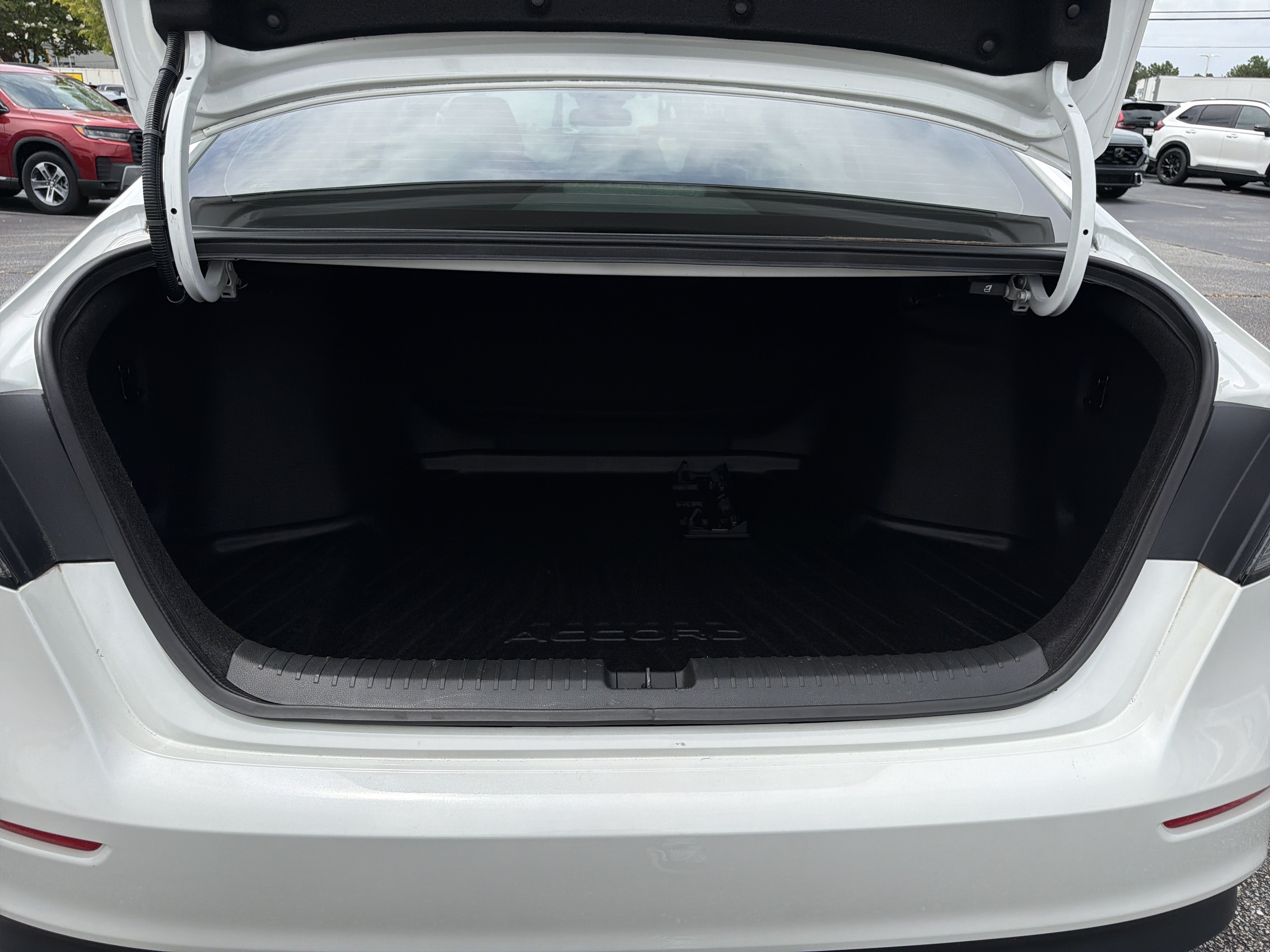 Used 2024 Honda Accord LX image 27