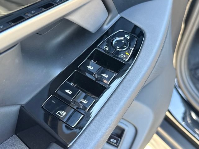 Used 2026 BMW 530i w/ Premium Package RWD image 18
