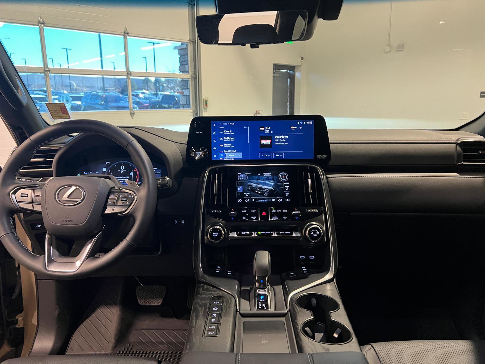 Used 2025 Lexus LX 700h Overtrail image 33